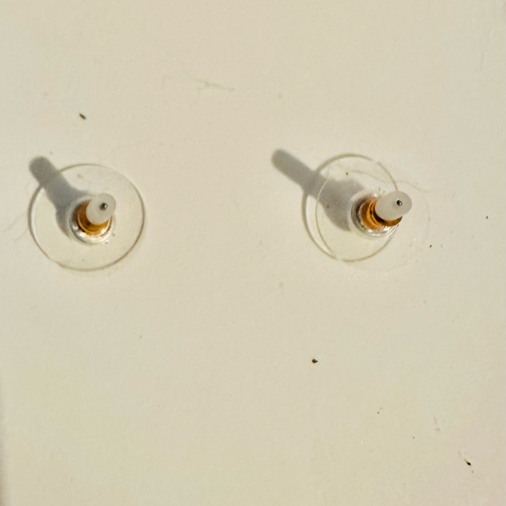 Betsey Johnson Green Shamrock “Clover”Earrings - Picture 2 of 2